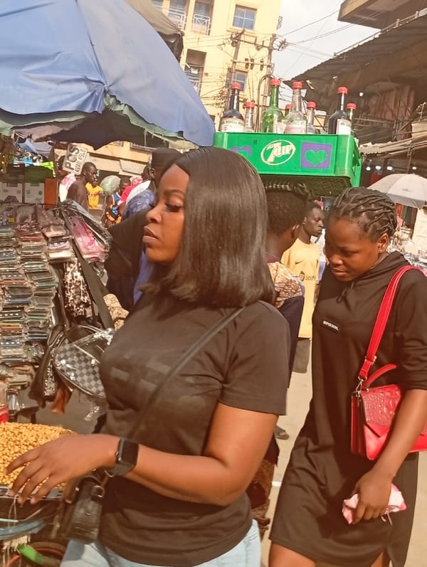 Daily life documented at busy Fegge street market