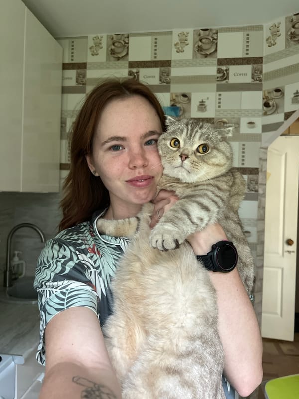Woman's early morning routine with cats documented in Russia