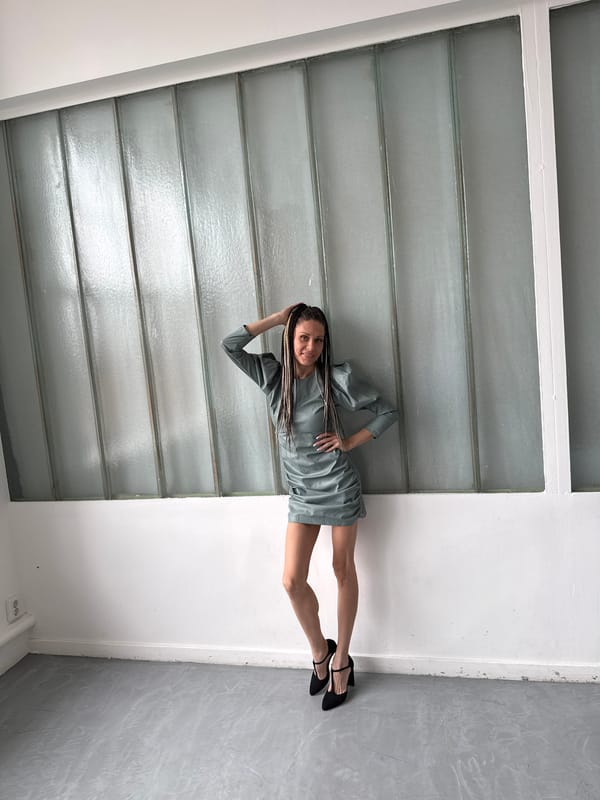Photo shoot session captures models in Bor studio