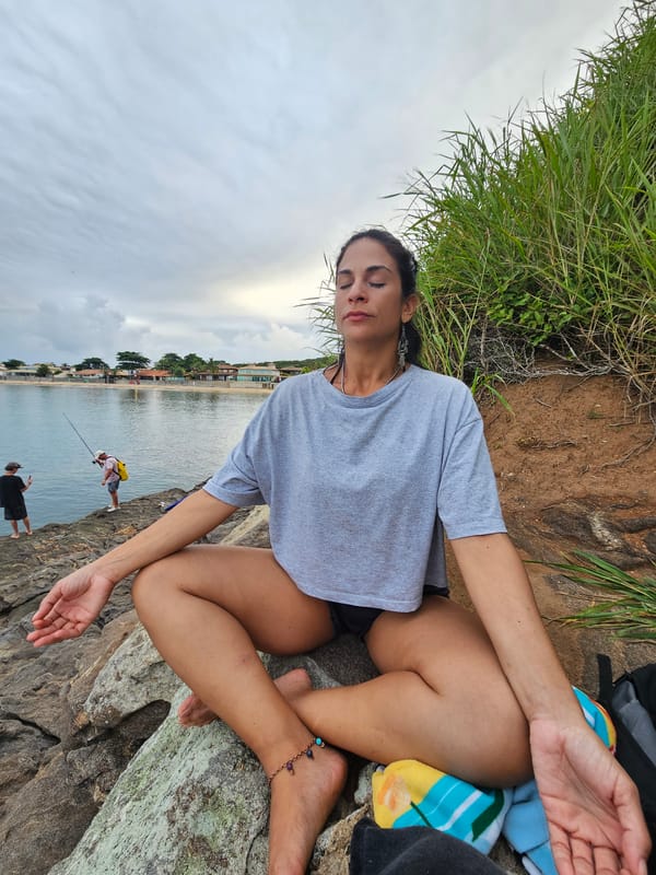 Evening beach activity observed in Armação dos Búzios