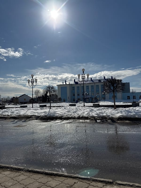 Daily life documented across Chaikovsky, Russia during spring thaw