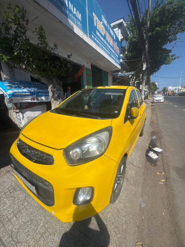 Street scenes and festive decor across Nha Trang's urban neighborhoods