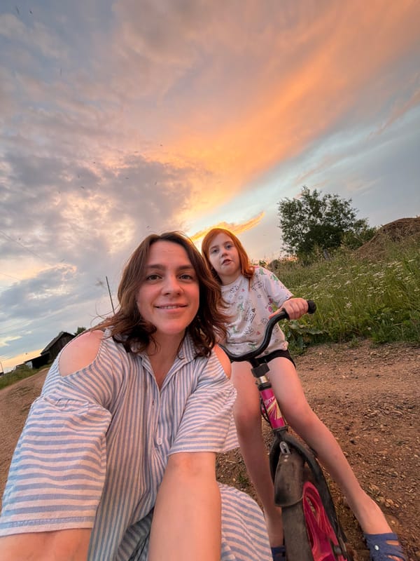 Golden hour photo session in Russian countryside fields