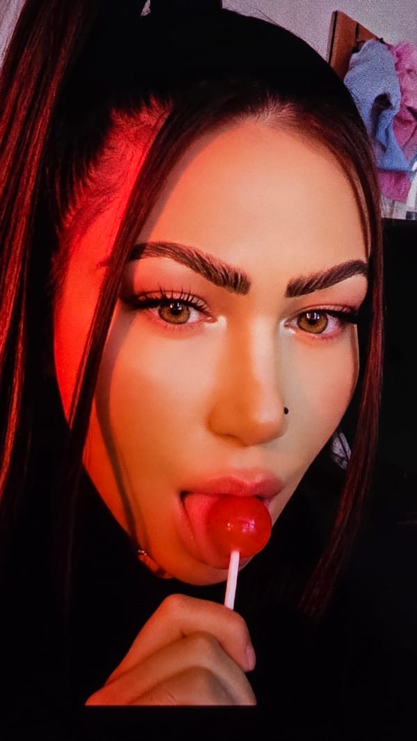 Portrait photography session and ice cream moment documented in London