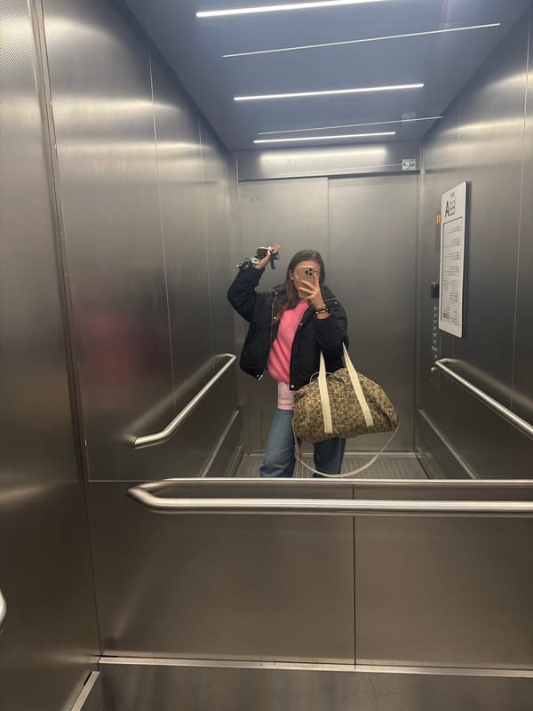 Elevator selfie and medical office visit recorded in Tourcoing