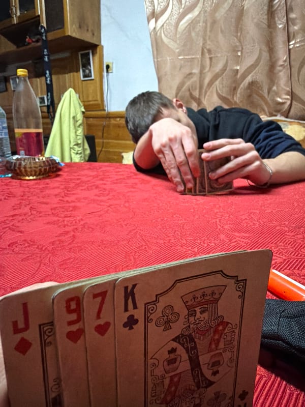 Evening card games and tarot reading session in Velingrad