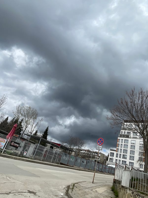 Spring day documented in Veliko Tarnovo under cloudy skies