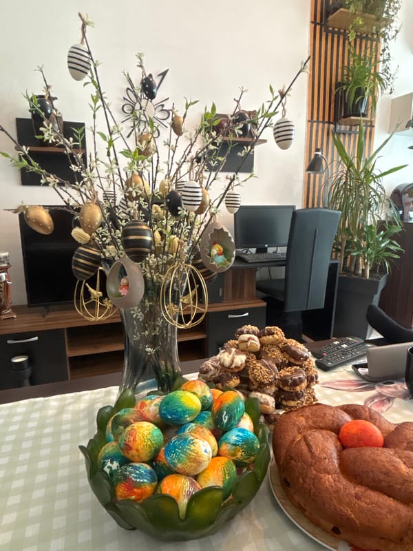 Easter celebration captured in Dimitrovgrad home with festive decorations