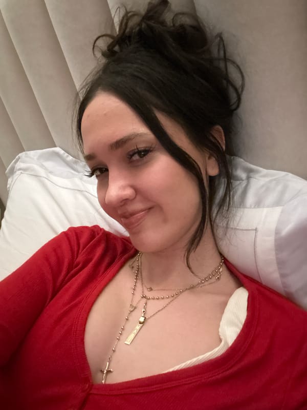 Woman photographed in relaxed portrait session in Dubai