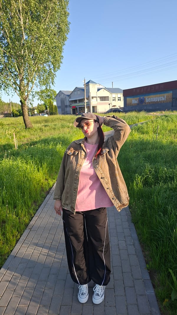 Spring afternoon photography session captured in Belarusian village