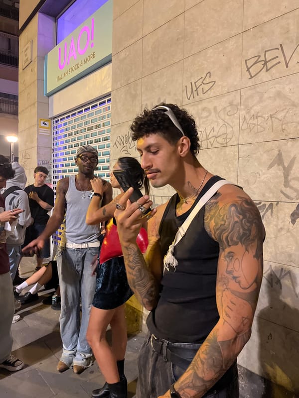 Evening street gatherings documented across Barcelona neighborhoods
