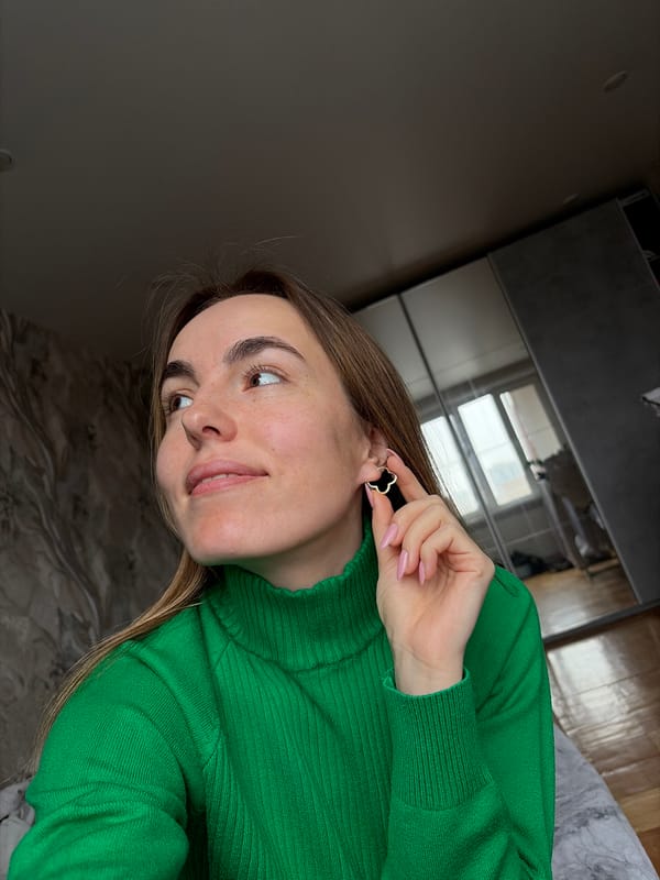 Woman's morning routine captured in Izhevsk home