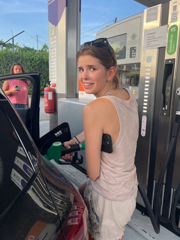 Quick gas station stop in Felgueiras on a warm afternoon