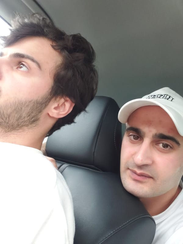 Two men spotted in car with leather seats in Kutaisi