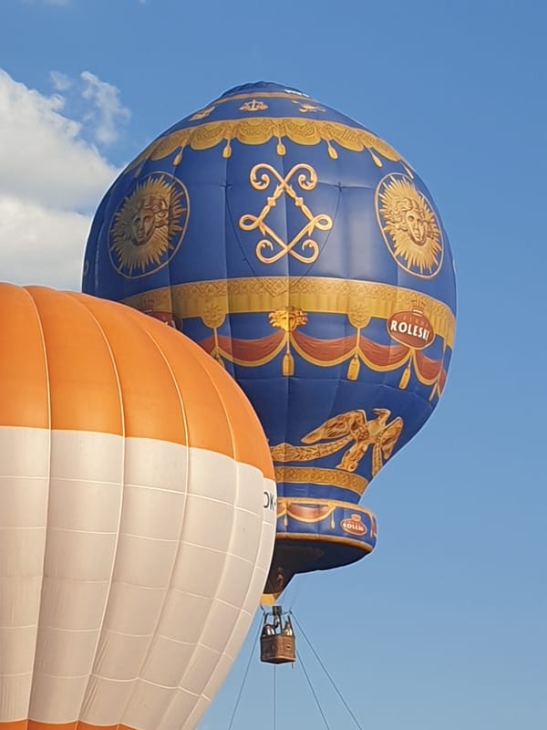 Hot air balloon festival draws crowds in Warsaw