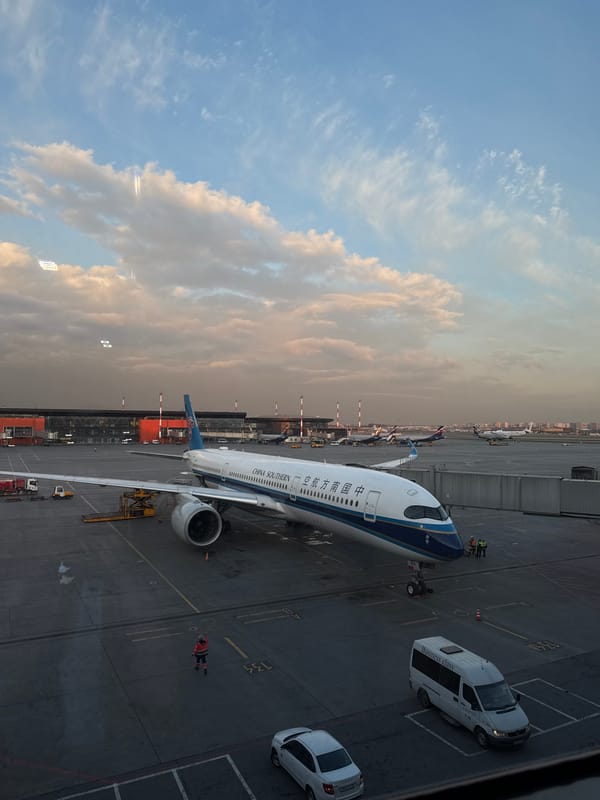 Airport observer documents China Southern aircraft at Moscow Sheremetyevo