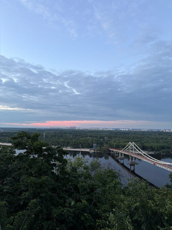 Evening stroll captures Kyiv landmarks and sunset views
