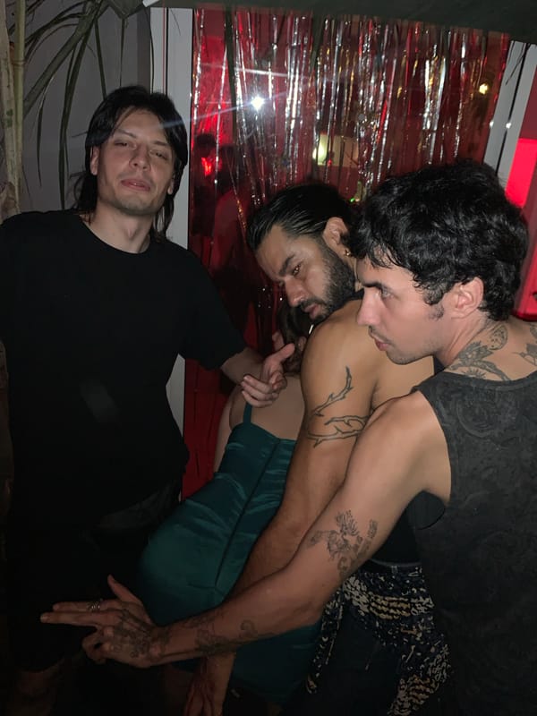 Person with tattoos uses bathroom in Buenos Aires