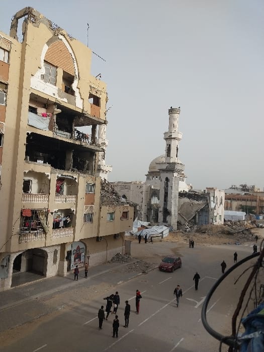 Life amid destruction documented across Khan Yunis over afternoon