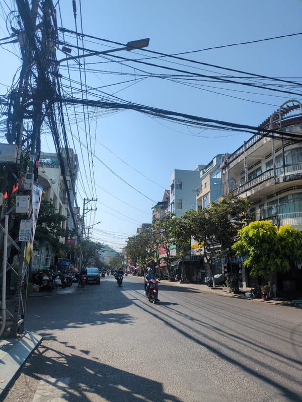 Morning street life and temple scenes in South Quy Nhon