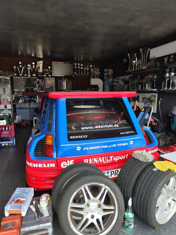 Metal tree sculpture and rally car spotted in Mettlach