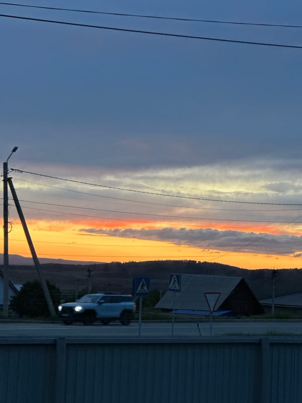 Sunset documented by multiple witnesses in Uchaly, Russia