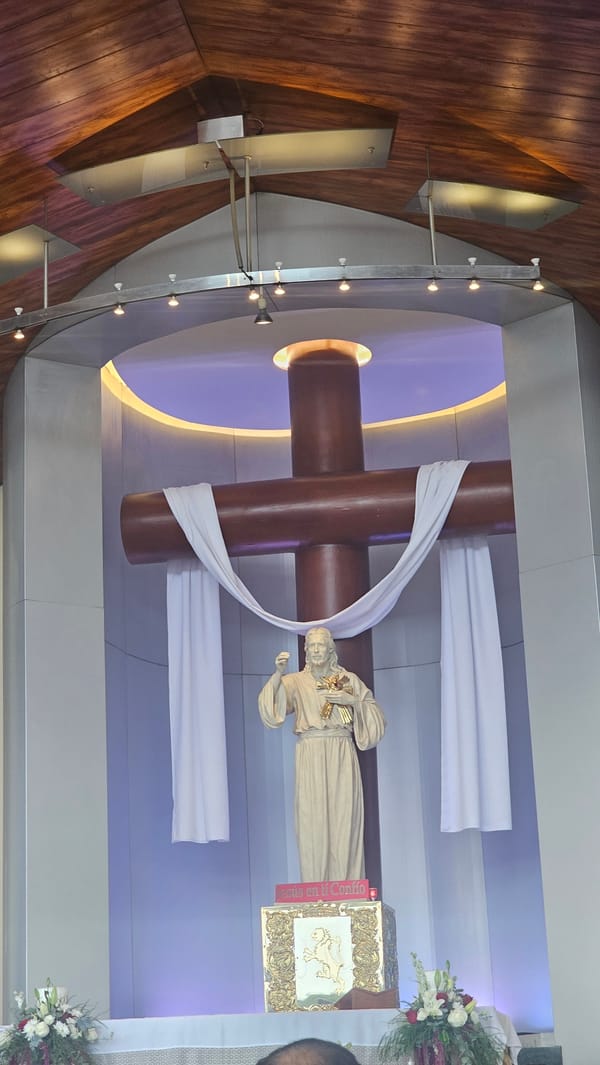 Evening scenes captured around San Bernardino Tlaxcalancingo church district