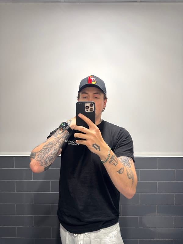 Man takes mirror selfie in Letchworth