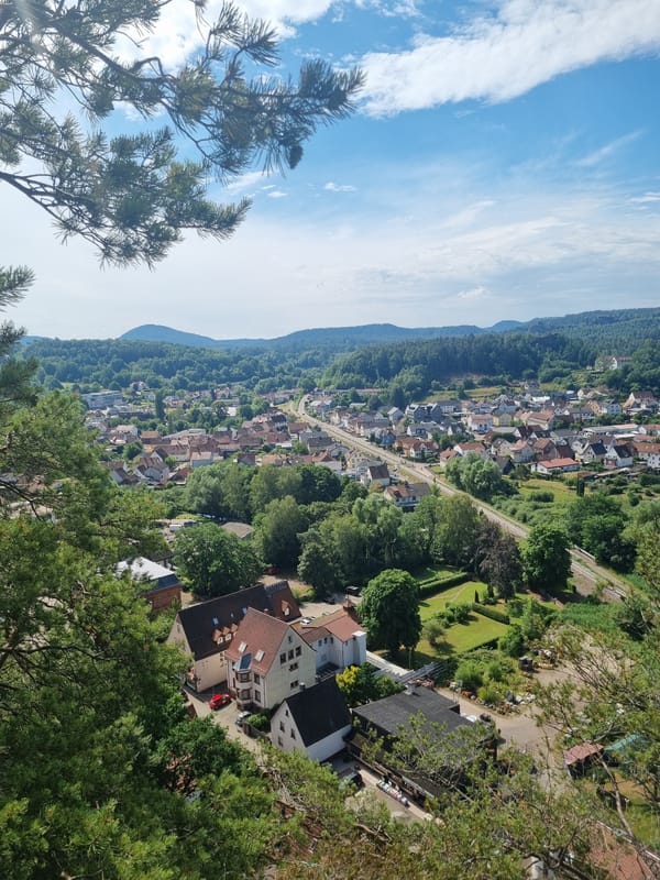 Morning hike through Dahn's forested trails and rocky overlooks