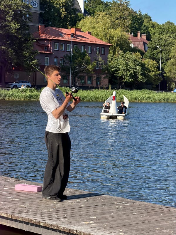 Summer afternoon leisure activities captured in Svetlogorsk waterfront
