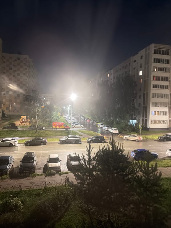 Evening portraits and street scenes in Naberezhnye Chelny