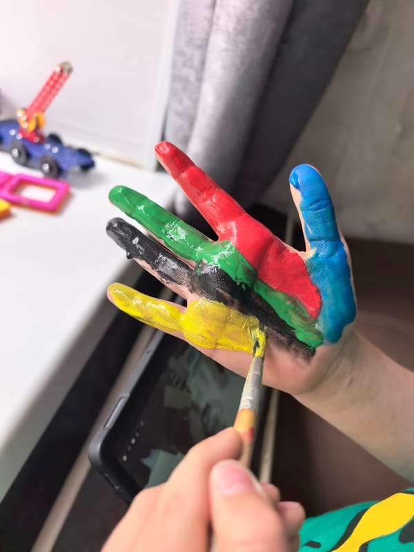 Kids' paint-and-print art session in Sterlitamak, Russia
