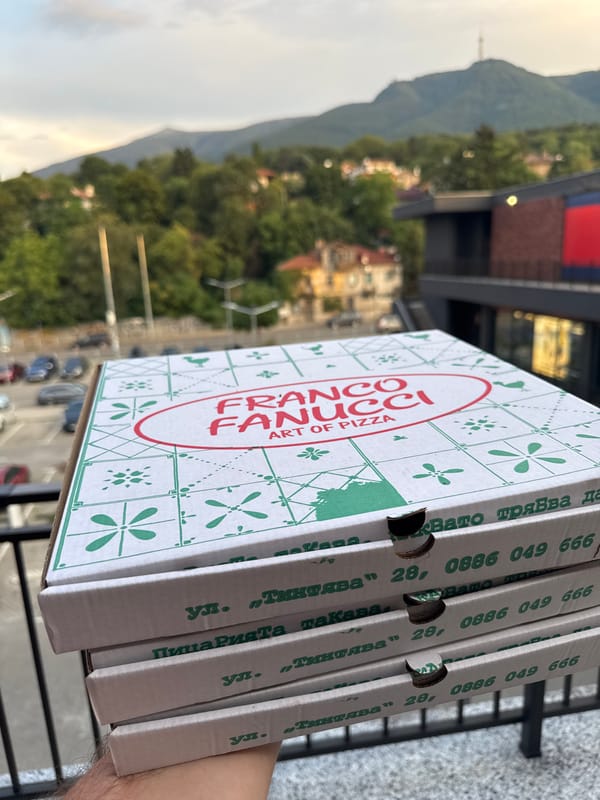 Pizza pickup and interiors at Franco Fanucci, Sofia