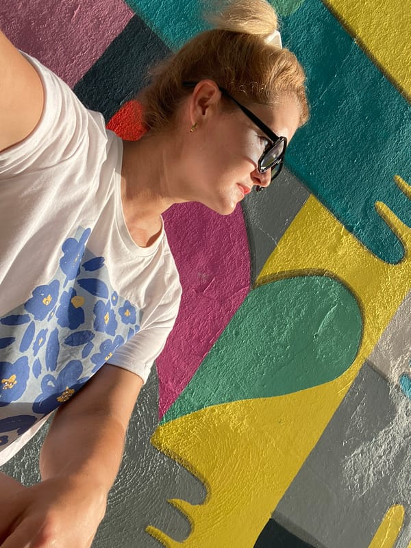 Exploring Valencia's street murals and neighborhood streets
