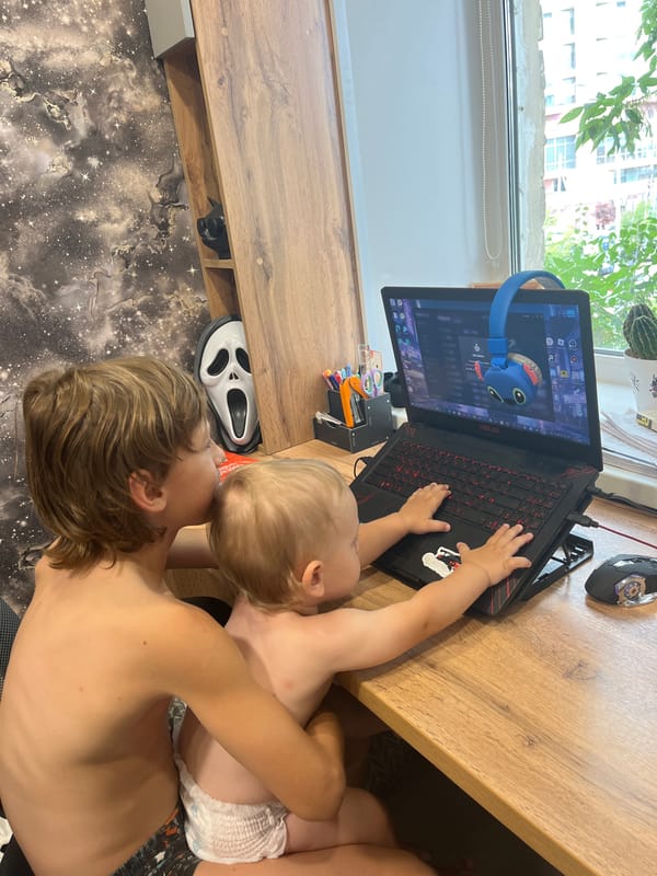 Everyday moments inside a Nizhny Novgorod home