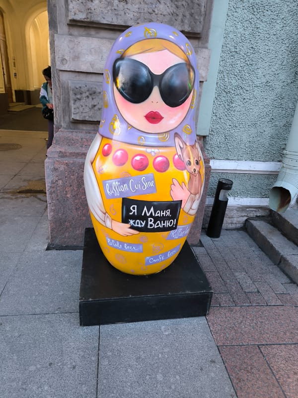 Tourist captures varied Saint Petersburg scenes during evening hours