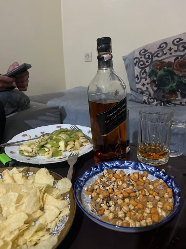 Evening whisky and fruit spread documented in Ouaouizert