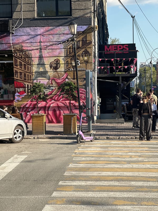 Daily life moments documented across Novosibirsk during morning hour
