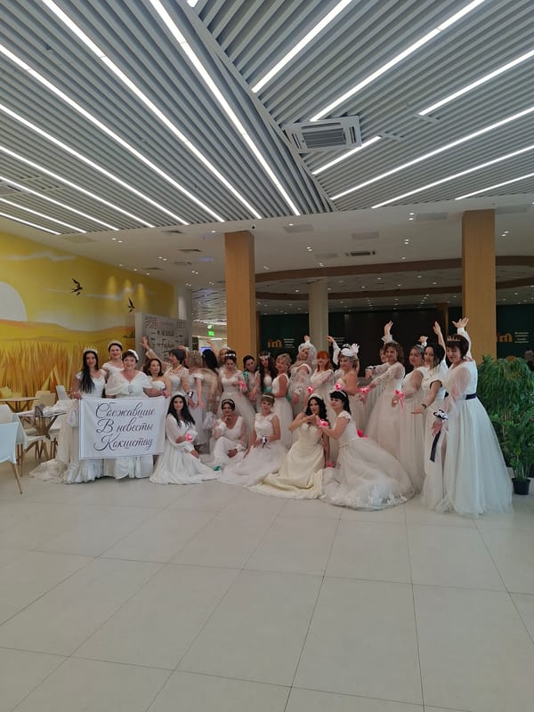 Fashion show and wedding dress gathering in Kokshetau mall