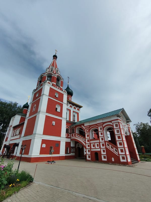 Morning at a Russian Orthodox church complex in Rusanovo
