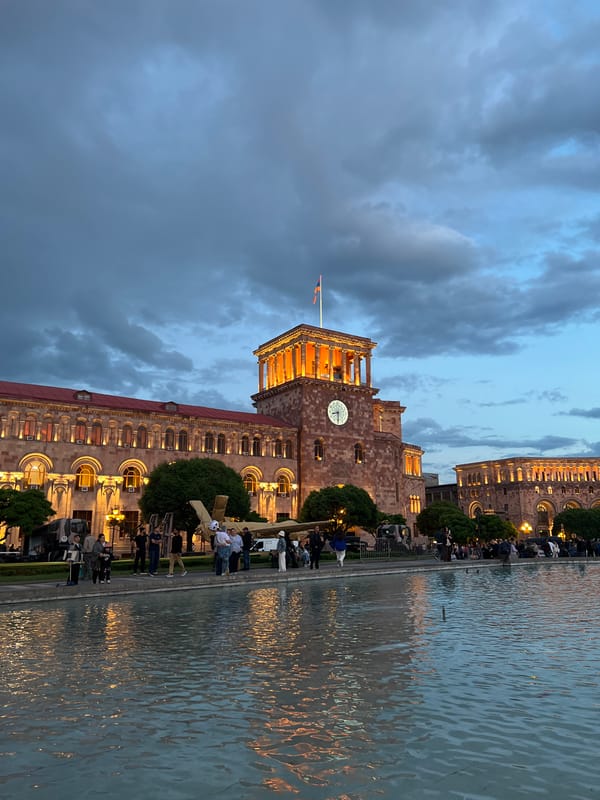 Evening fountain display draws crowds to Yerevan's Republic Square