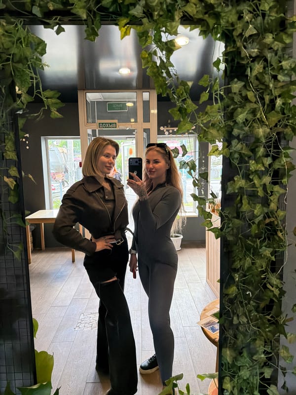Women browse jewelry shop, take selfies in Mayma