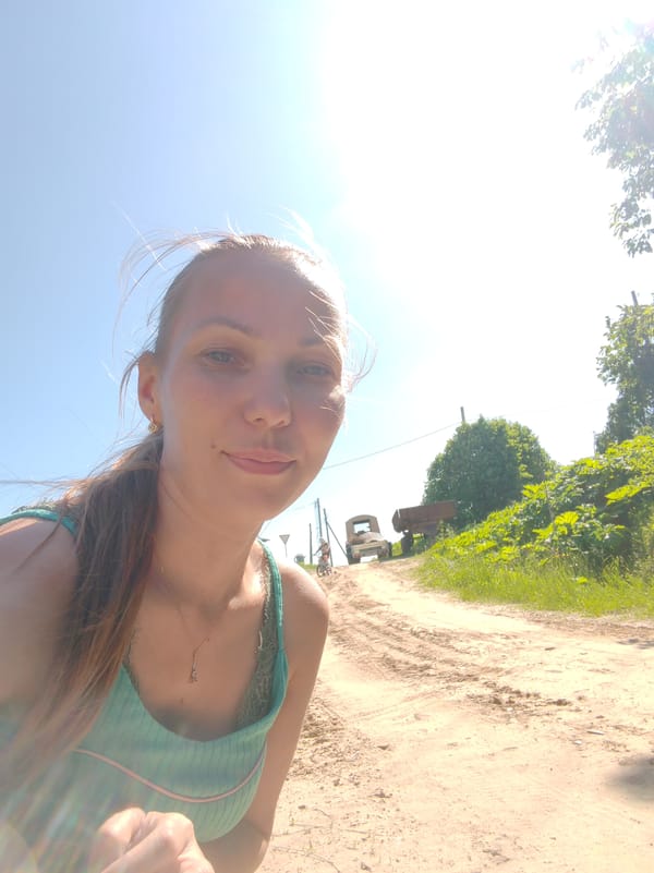 Russian woman documents sunny morning family life in Чухлэм