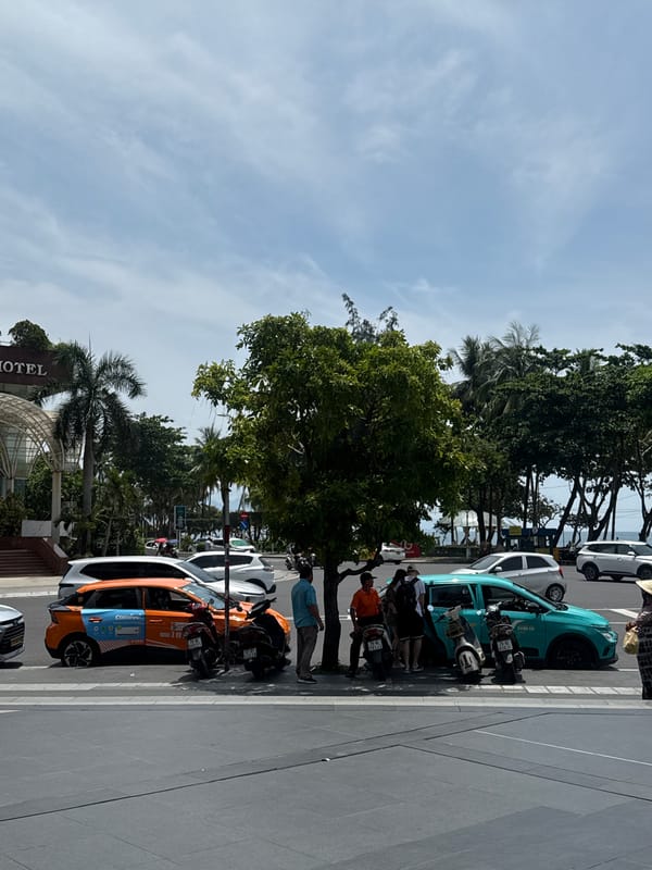 Early morning life documented across Nha Trang Ward