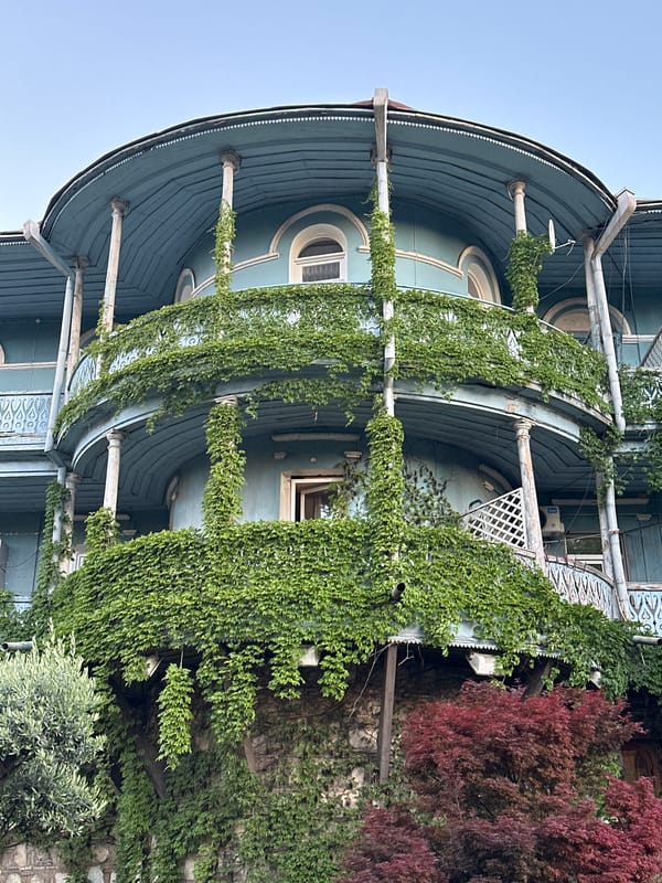 Nine-minute walking documentation tour captures diverse Tbilisi architecture and streetlife