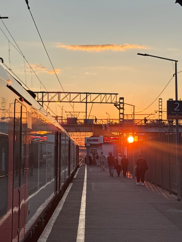 Miniature painting session and a Khimki sunset, same afternoon