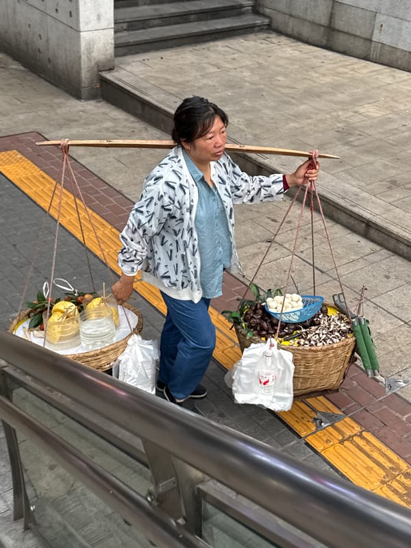 Morning street life captured across Yuzhong District, Chongqing