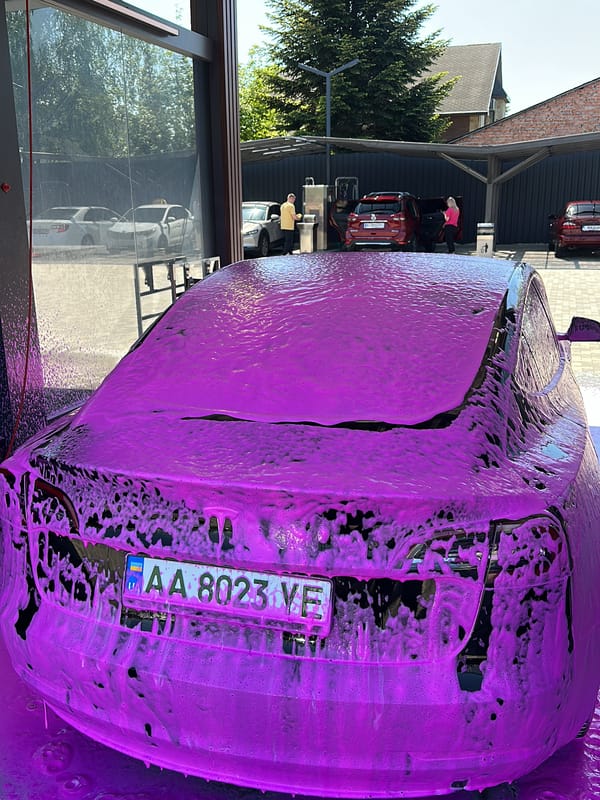 Tesla Model 3 gets pink foam wash in Chaiky