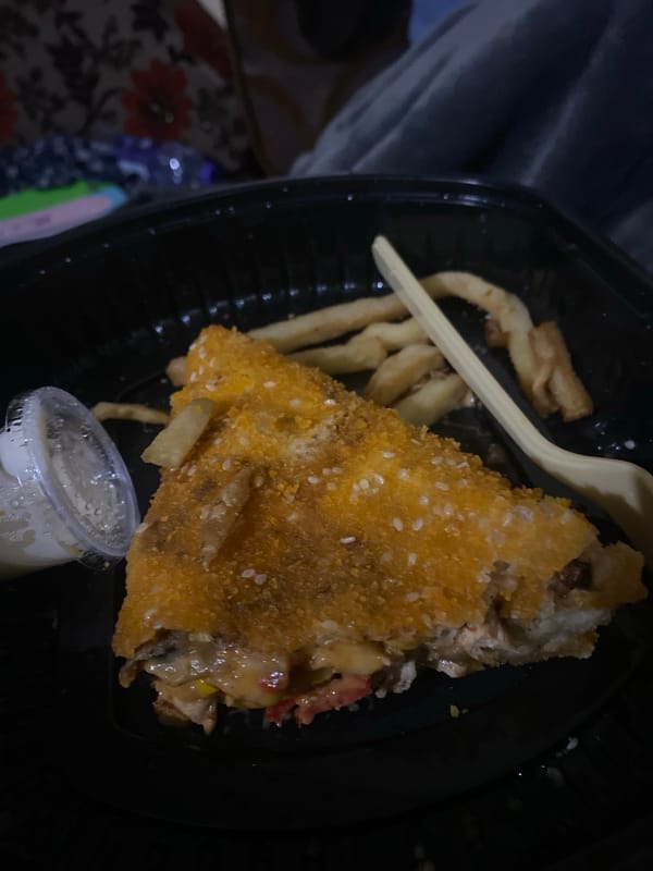 Takeout meal documented by witnesses in Khan Yunis