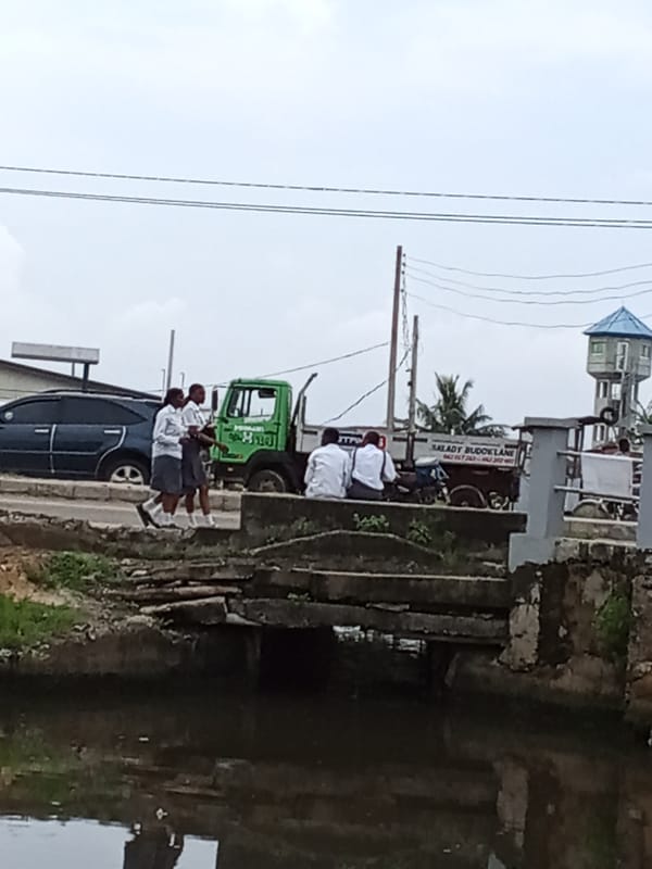Afternoon documentation of street life and infrastructure in Ado, Nigeria